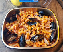 Load image into Gallery viewer, SEAFOOD PASTA CLAMS &amp; MUSSELS MARINARA
